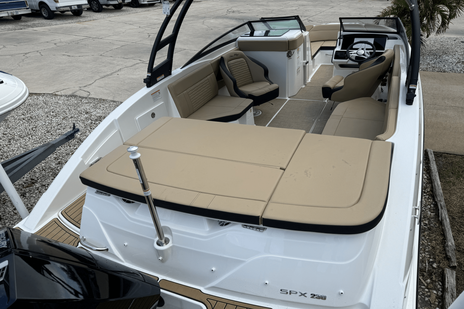 Slide: The Image of Sea Ray SPX 230 Outboard 2025 - 4