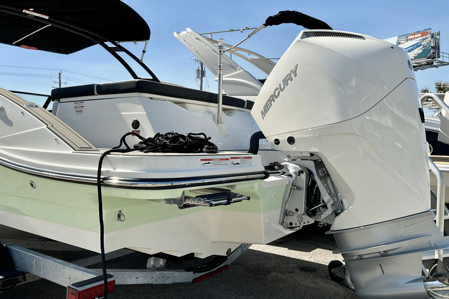 Slide: The Image of Sea Ray SPX 230 Outboard 2025 - 5
