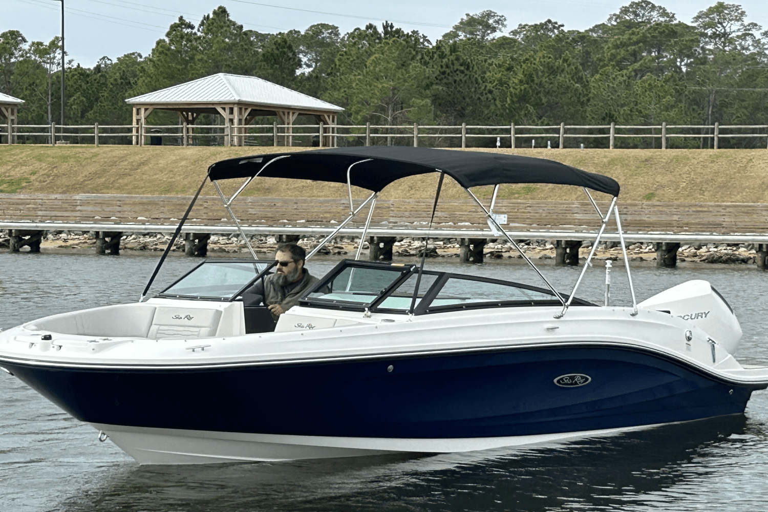 Slide: The Image of Sea Ray SPX 230 Outboard 2025 - 6