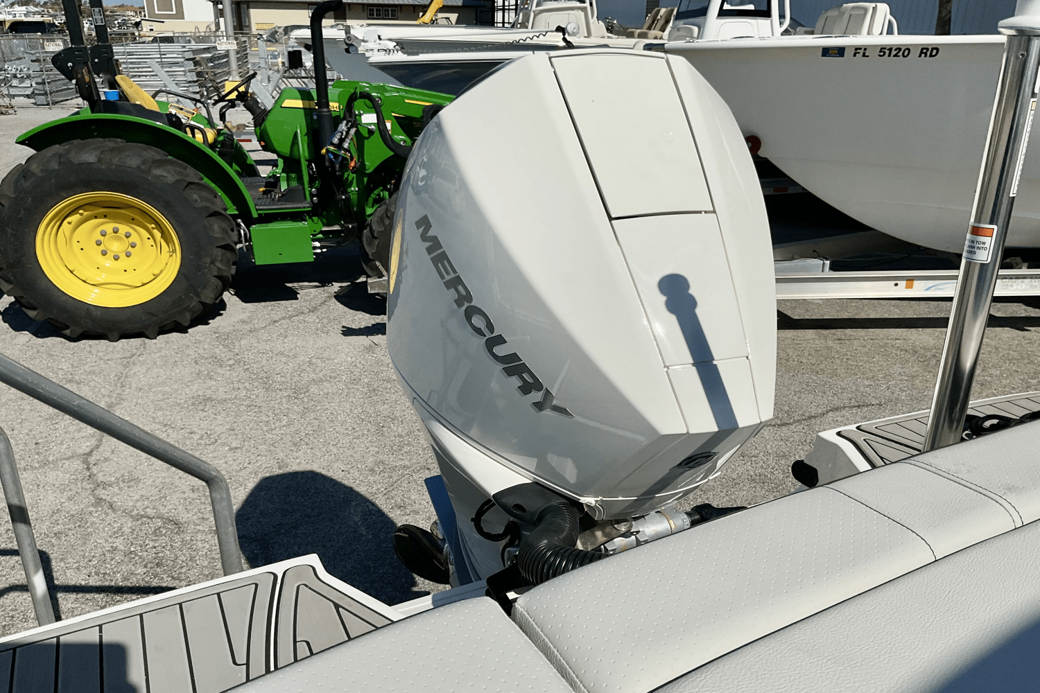 Slide: The Image of Sea Ray SPX 230 Outboard 2025 - 6