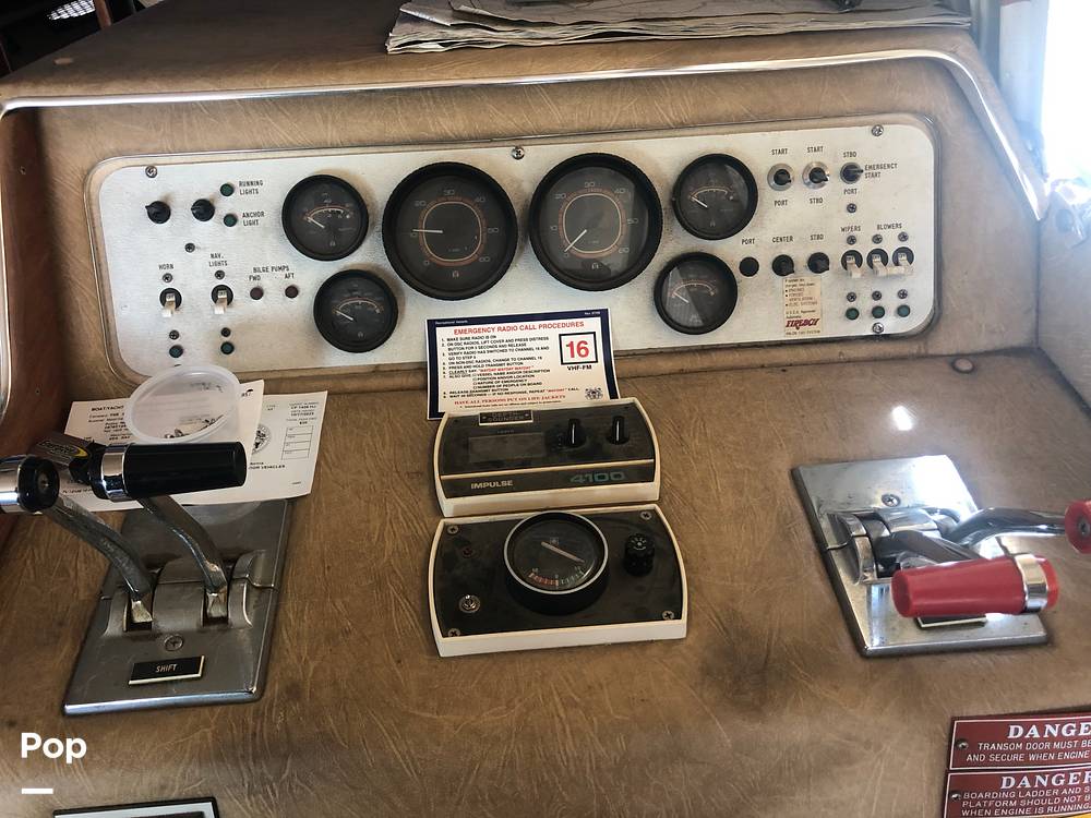 Slide: The Image of Sea Ray SRV 340 Sedan Bridge 1984 - 14884184