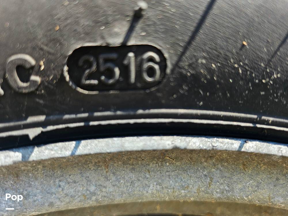 Slide: The Image of Tire Date Code - 15723365