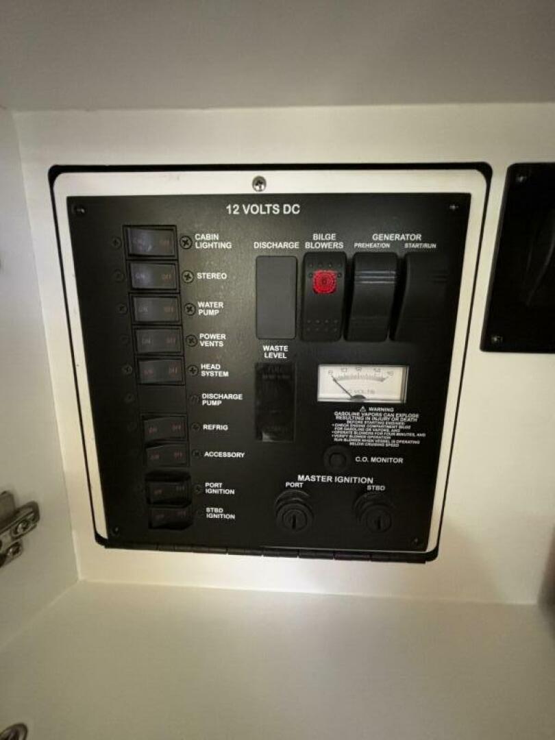 Slide: The Image of DC Electrical Panel (Cabin) - 5131358