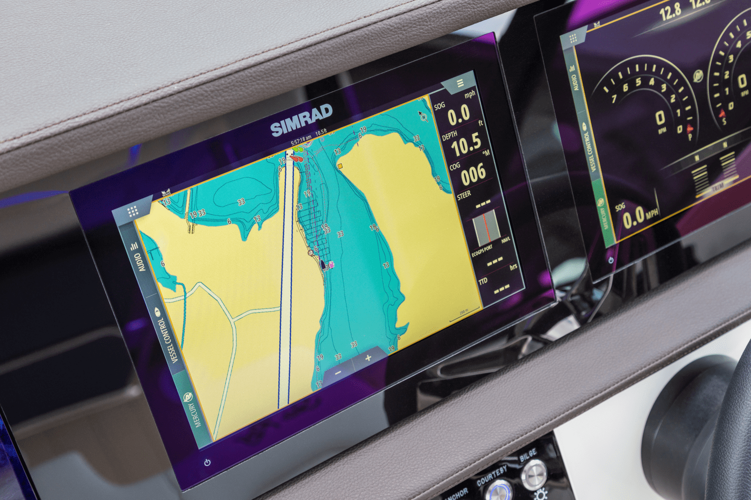 Slide: The Image of Sea Ray Sundancer 320 2024 - 23