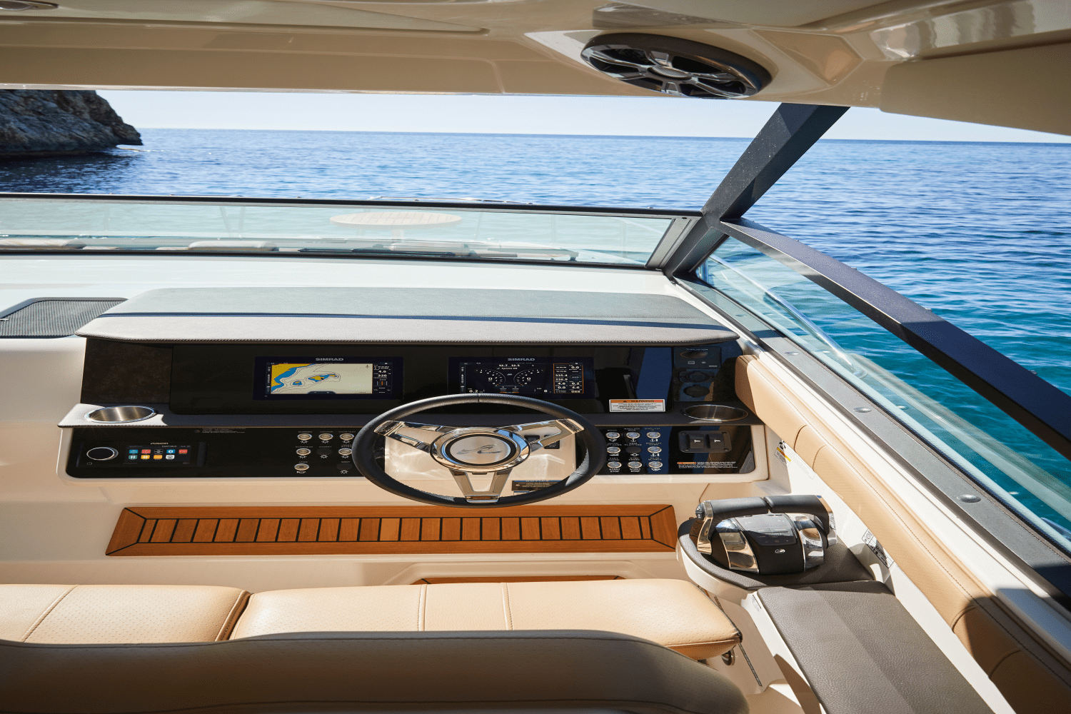 Slide: The Image of Sea Ray Sundancer 320 2024 - 33