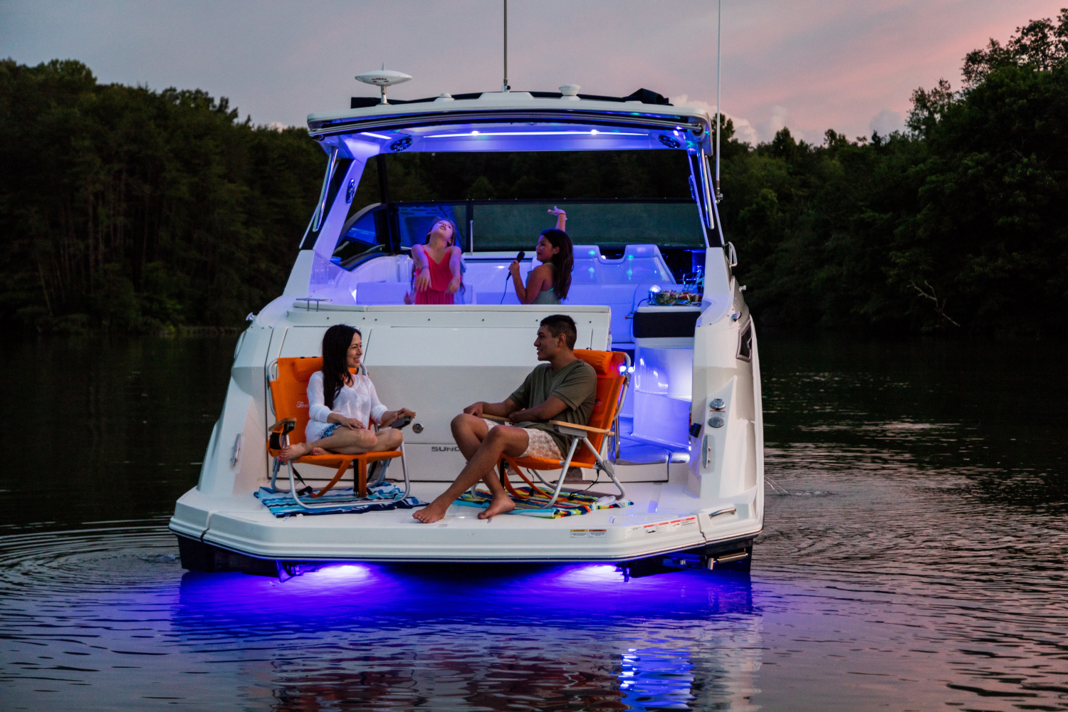 Slide: The Image of Sea Ray Sundancer 320 2024 - 76