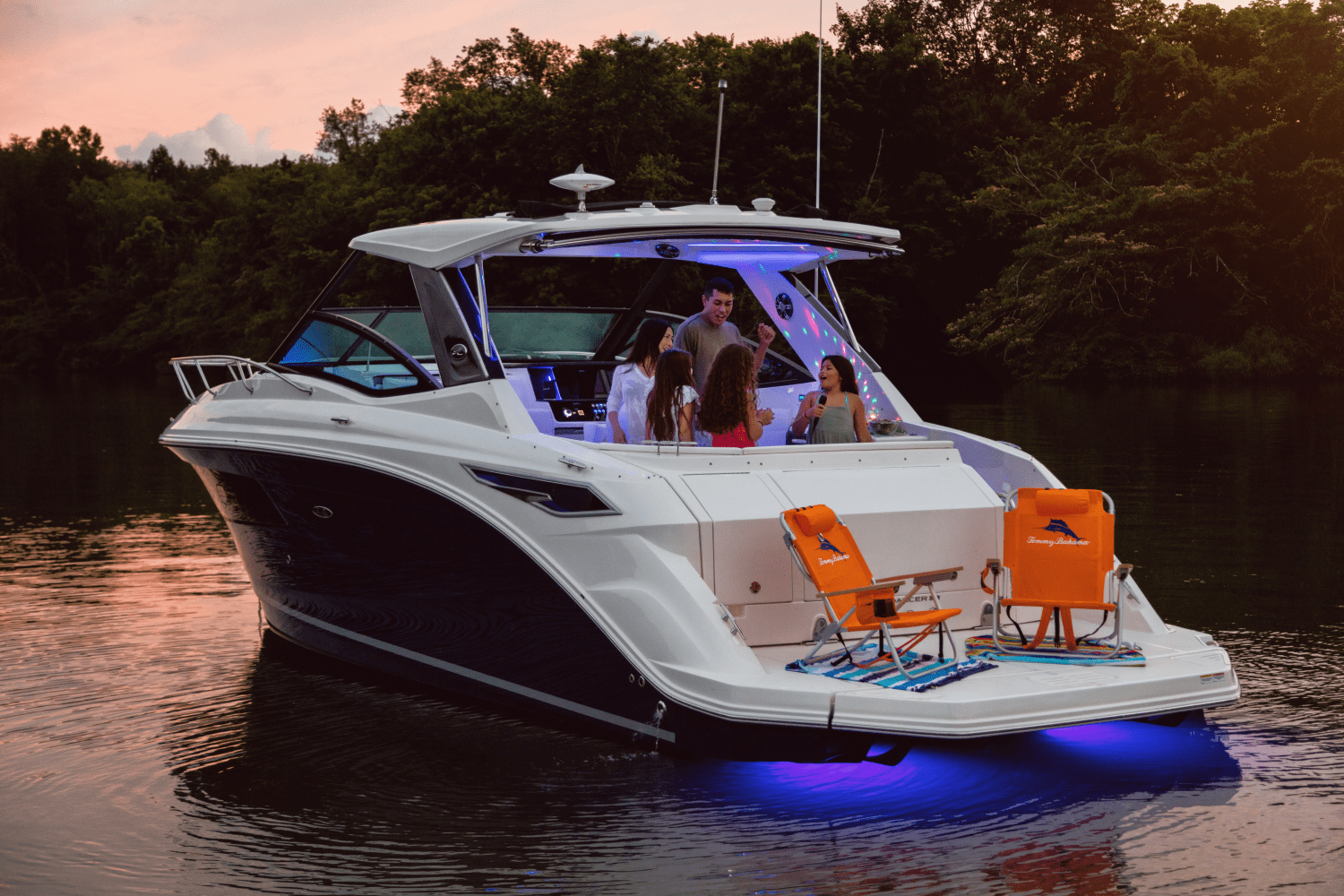 Slide: The Image of Sea Ray Sundancer 320 2024 - 77