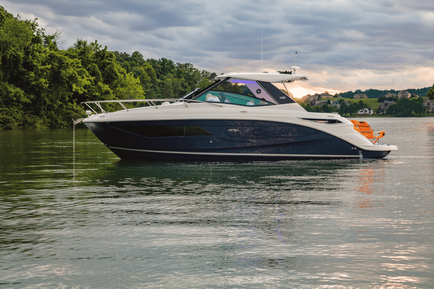 Slide: The Image of Sea Ray Sundancer 320 2024 - 78