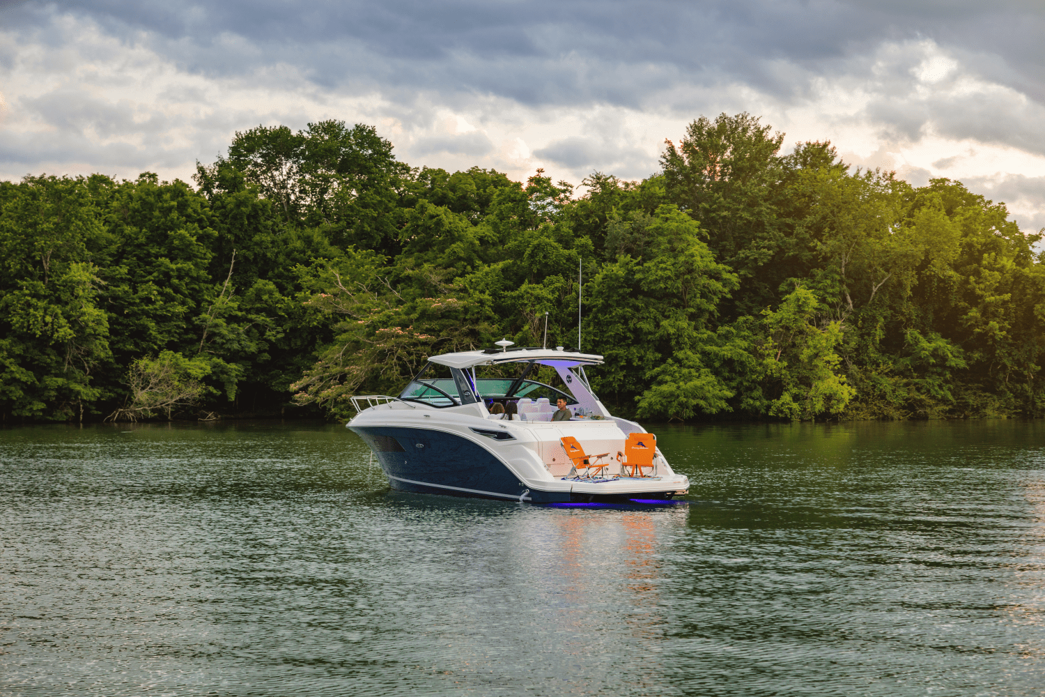 Slide: The Image of Sea Ray Sundancer 320 2024 - 79