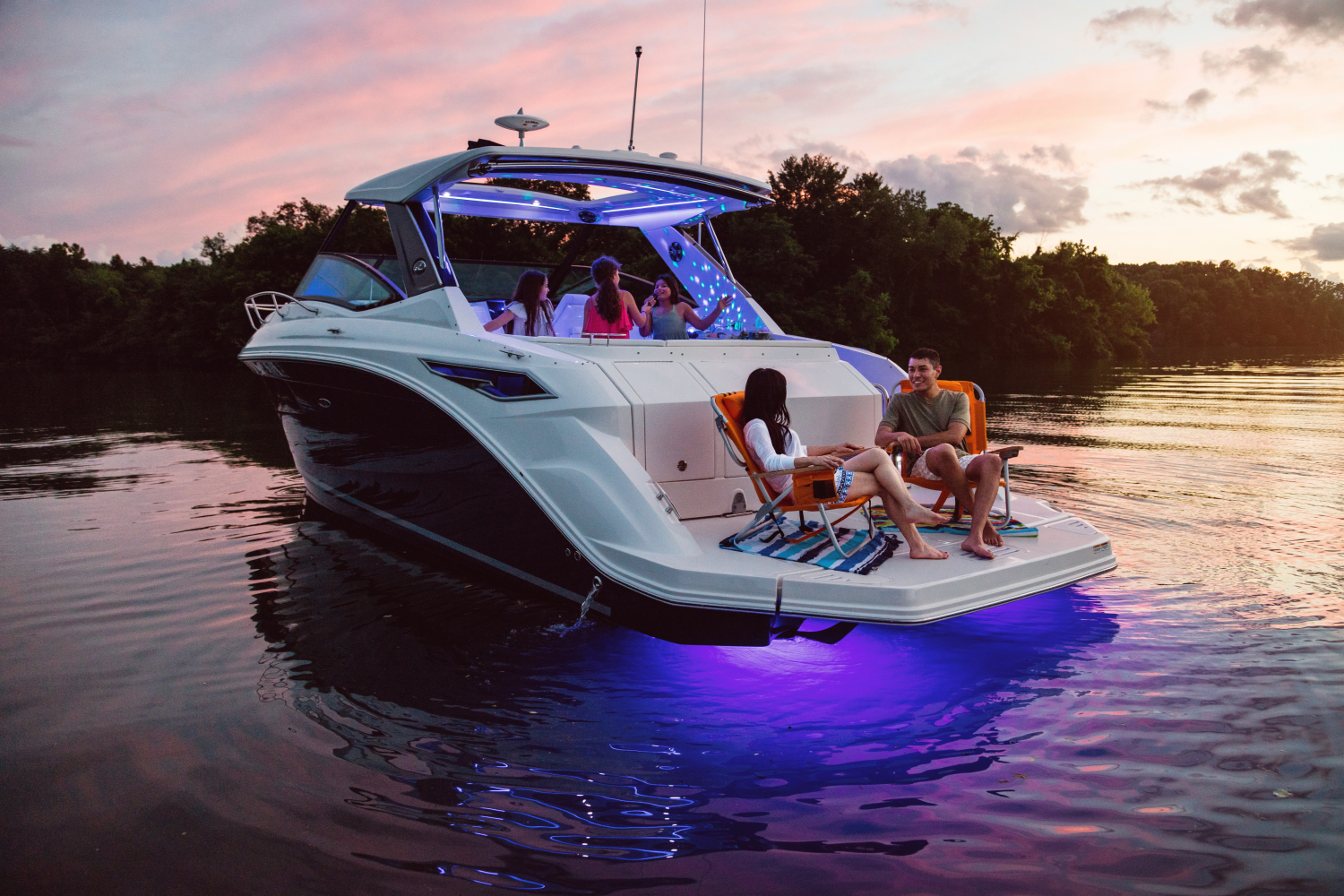 Slide: The Image of Sea Ray Sundancer 320 2024 - 80