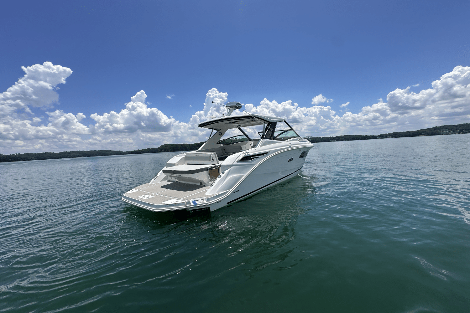 Slide: The Image of Sea Ray Sundancer 320 2025 - 8