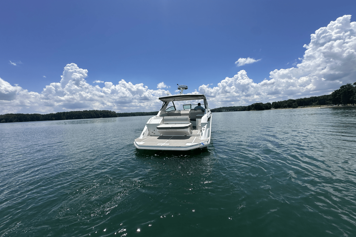 Slide: The Image of Sea Ray Sundancer 320 2025 - 9