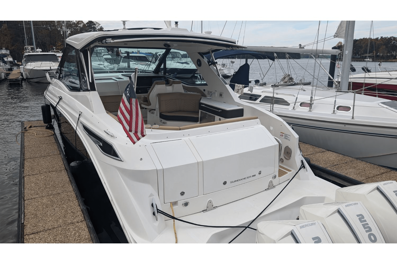Slide: The Image of Sea Ray Sundancer 320 Outboard 2023 - 1