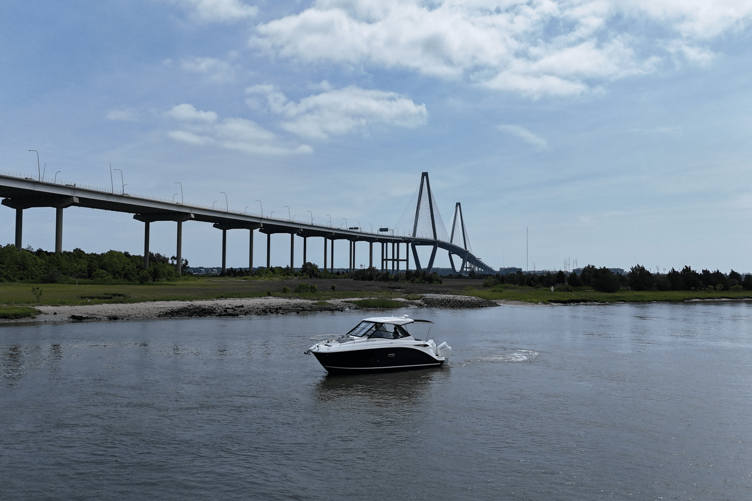 Slide: The Image of Sea Ray Sundancer 320 Outboard 2025 - 0