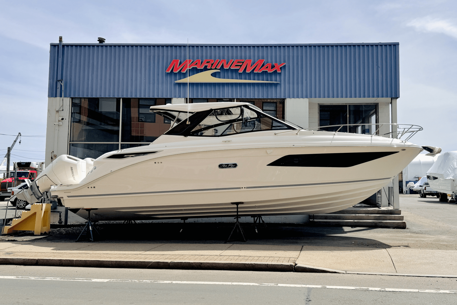 Slide: The Image of Sea Ray Sundancer 320 Outboard 2025 - 0