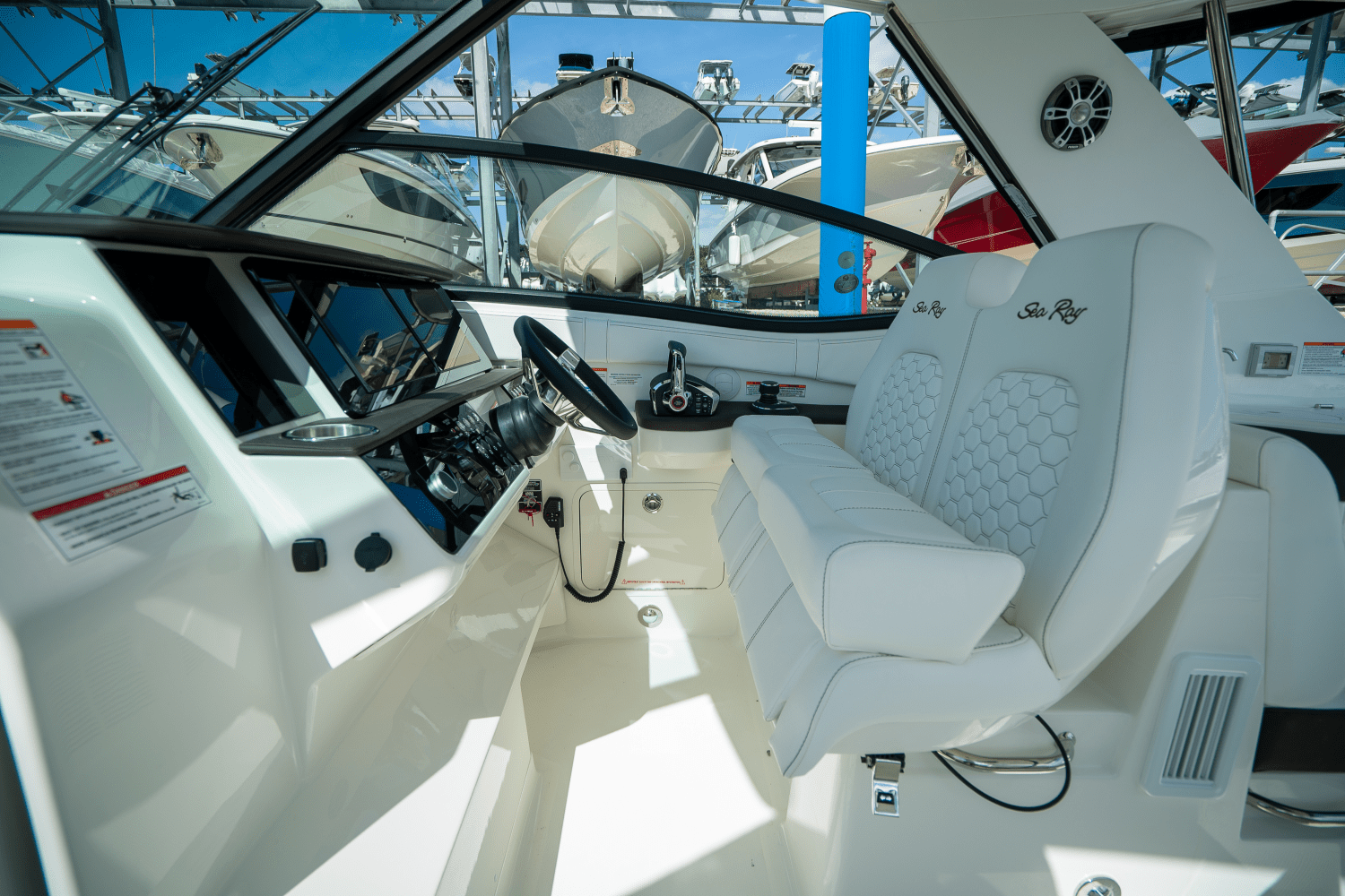Slide: The Image of Sea Ray Sundancer 320 Outboard 2025 - 12