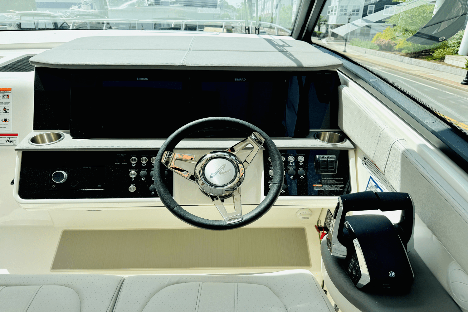 Slide: The Image of Sea Ray Sundancer 320 Outboard 2025 - 15