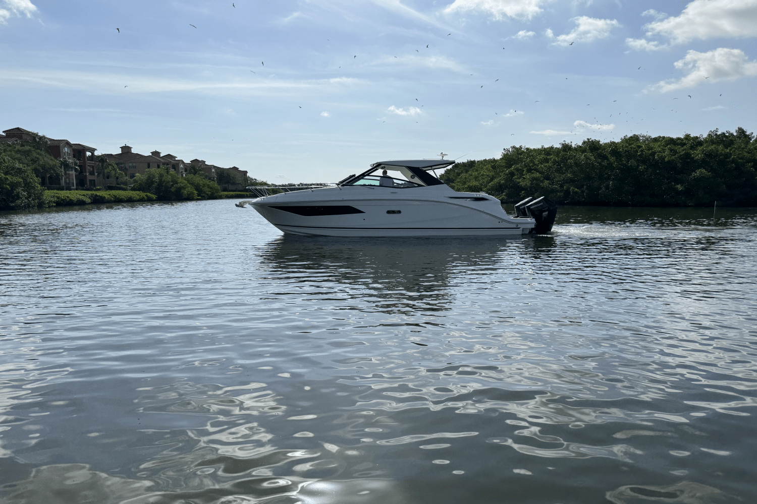 Slide: The Image of Sea Ray Sundancer 320 Outboard 2025 - 2