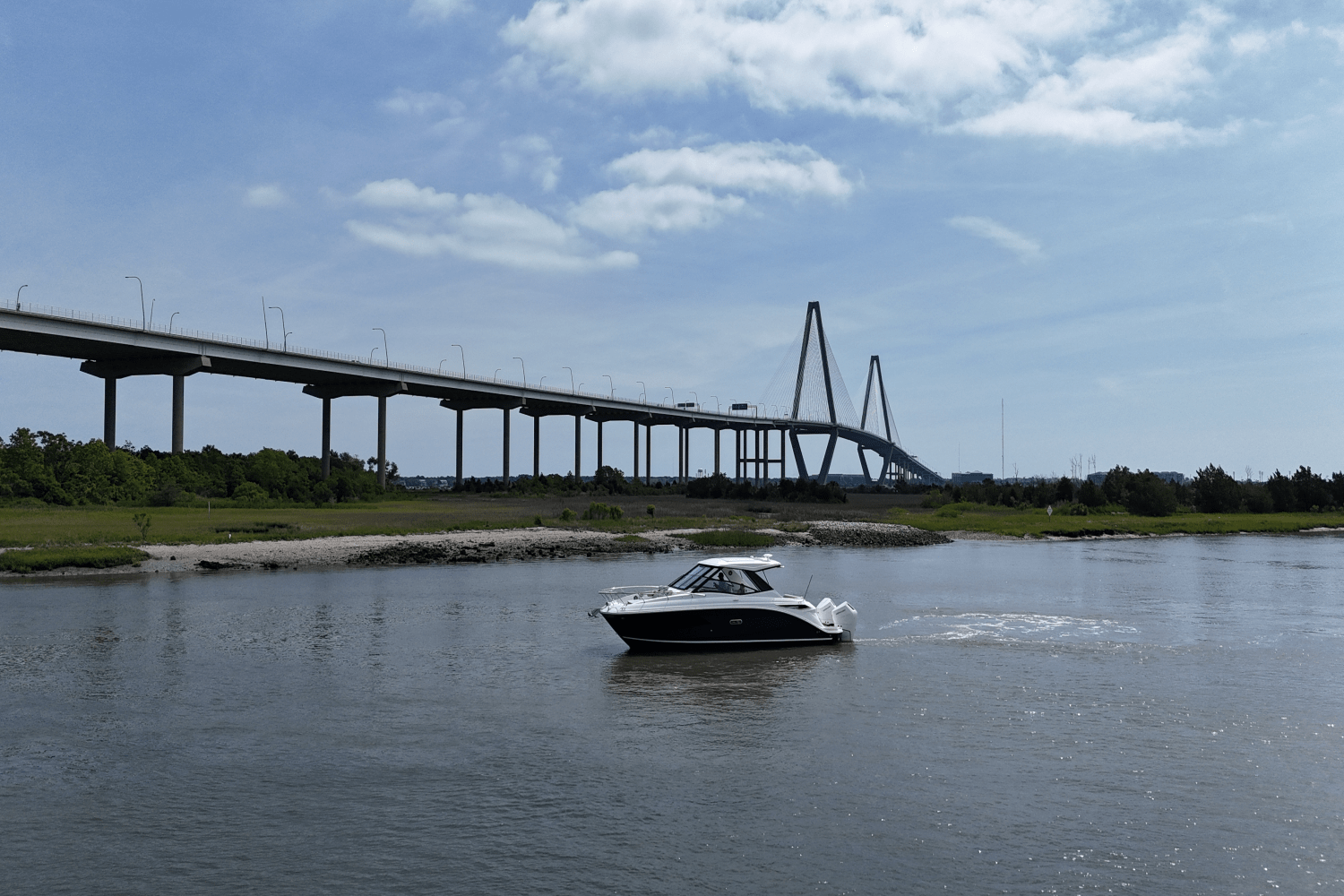 Slide: The Image of Sea Ray Sundancer 320 Outboard 2025 - 2