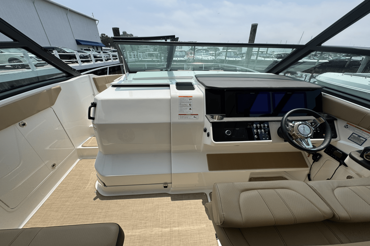 Slide: The Image of Sea Ray Sundancer 320 Outboard 2025 - 20