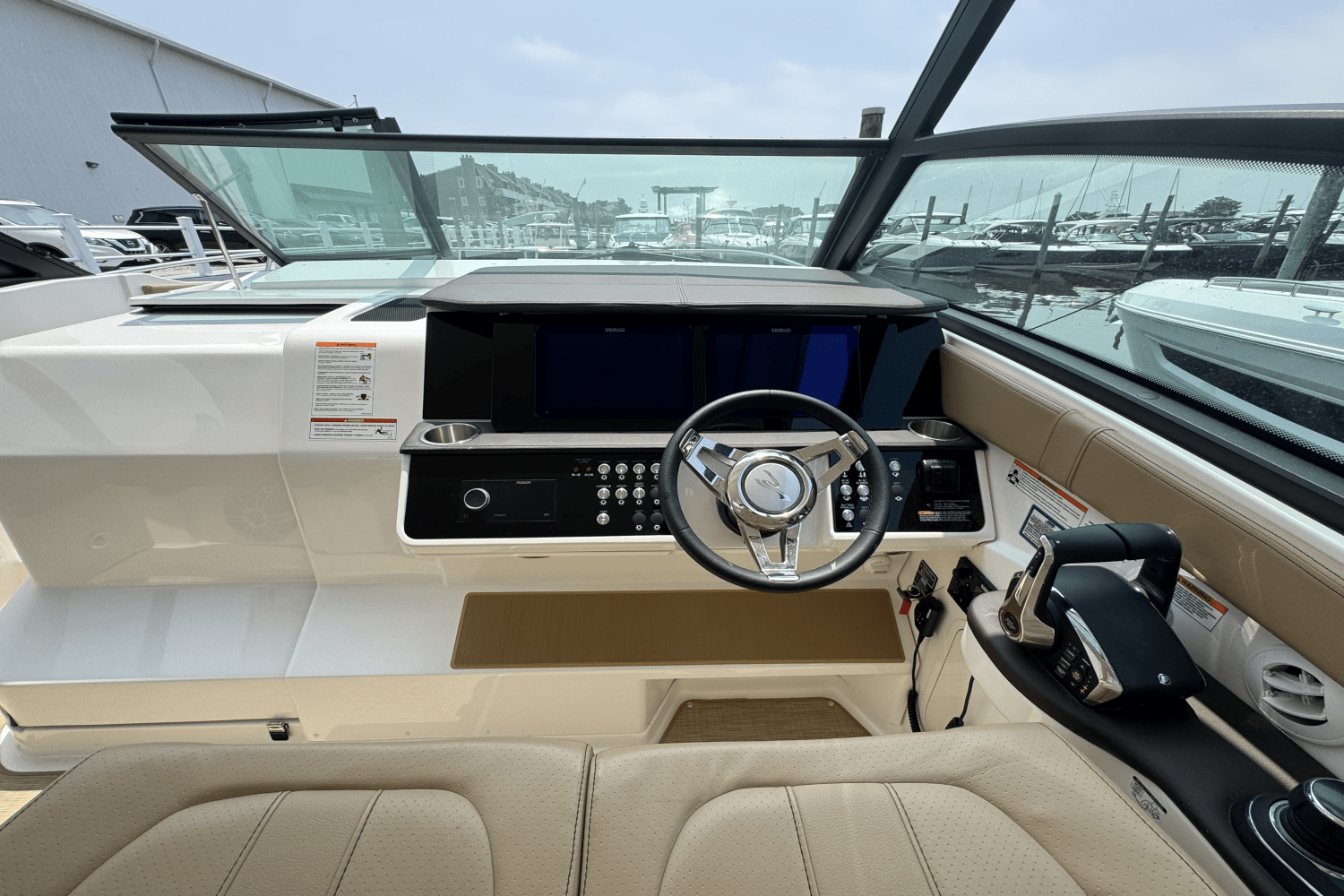 Slide: The Image of Sea Ray Sundancer 320 Outboard 2025 - 23
