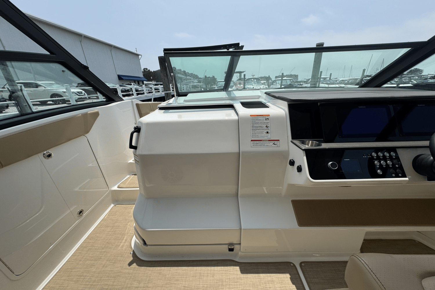 Slide: The Image of Sea Ray Sundancer 320 Outboard 2025 - 26
