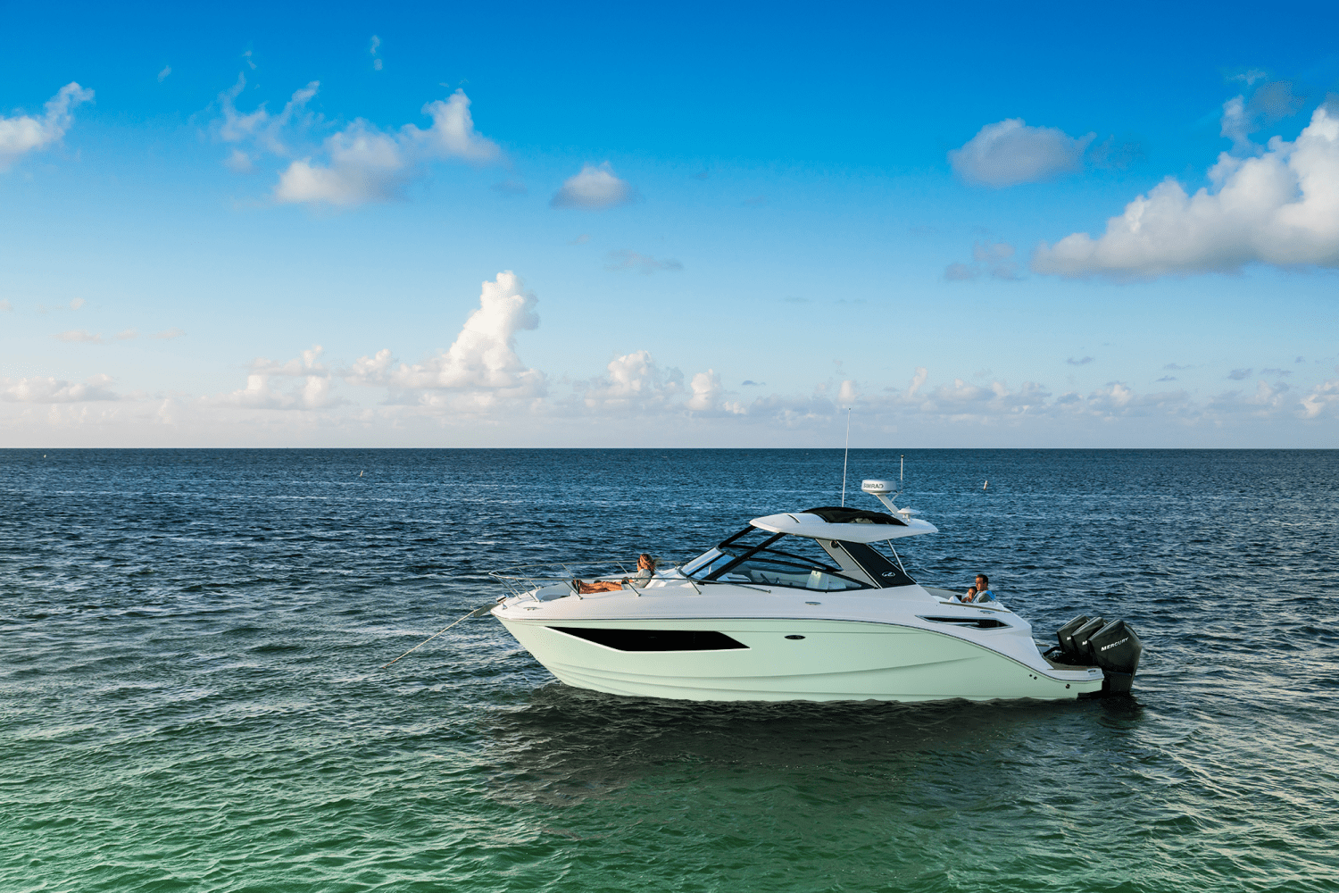 Slide: The Image of Sea Ray Sundancer 320 Outboard 2025 - 28