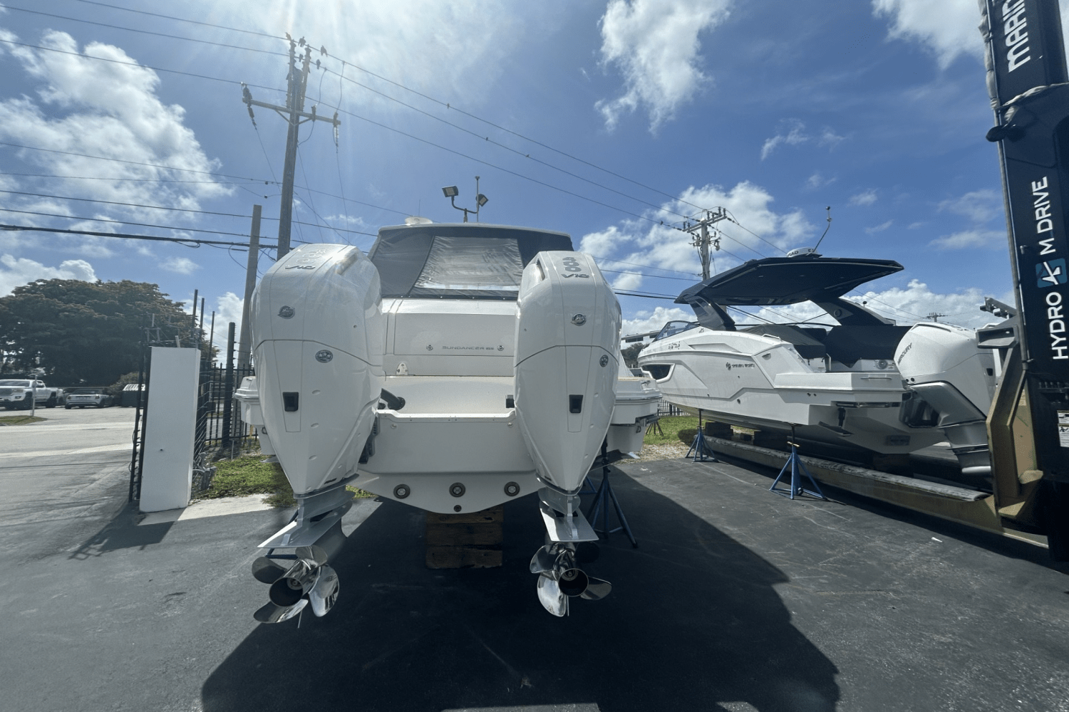 Slide: The Image of Sea Ray Sundancer 320 Outboard 2025 - 3