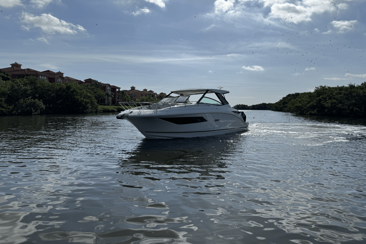 Slide: The Image of Sea Ray Sundancer 320 Outboard 2025 - 3