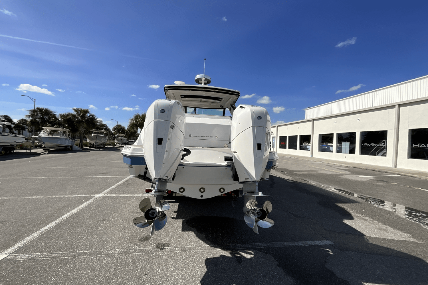 Slide: The Image of Sea Ray Sundancer 320 Outboard 2025 - 33