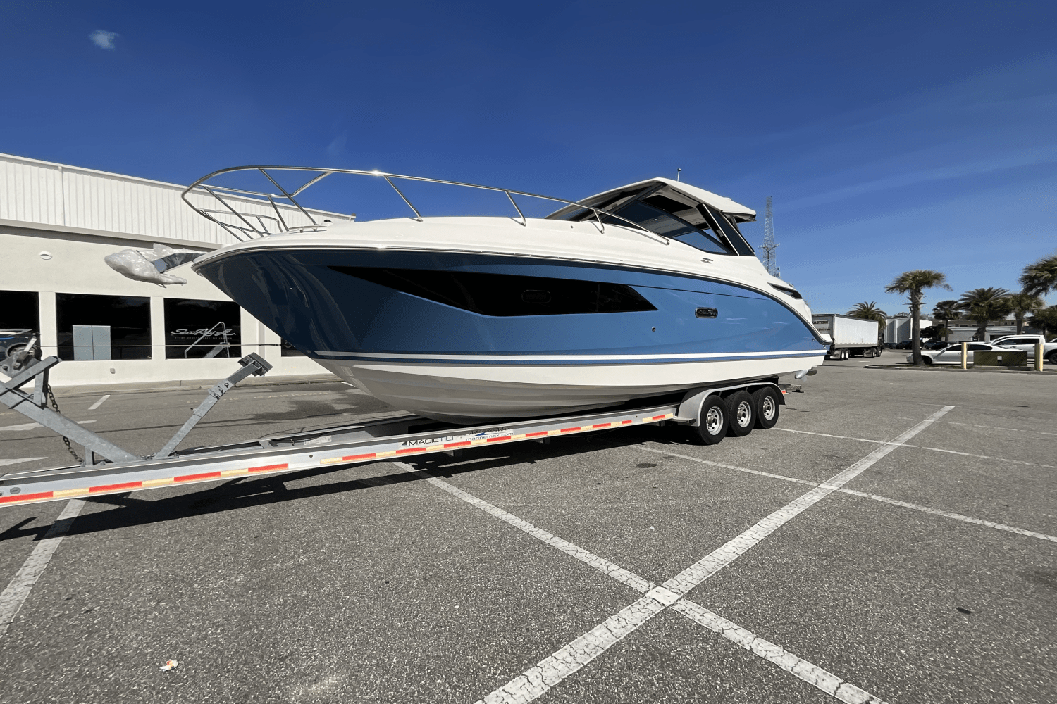 Slide: The Image of Sea Ray Sundancer 320 Outboard 2025 - 35
