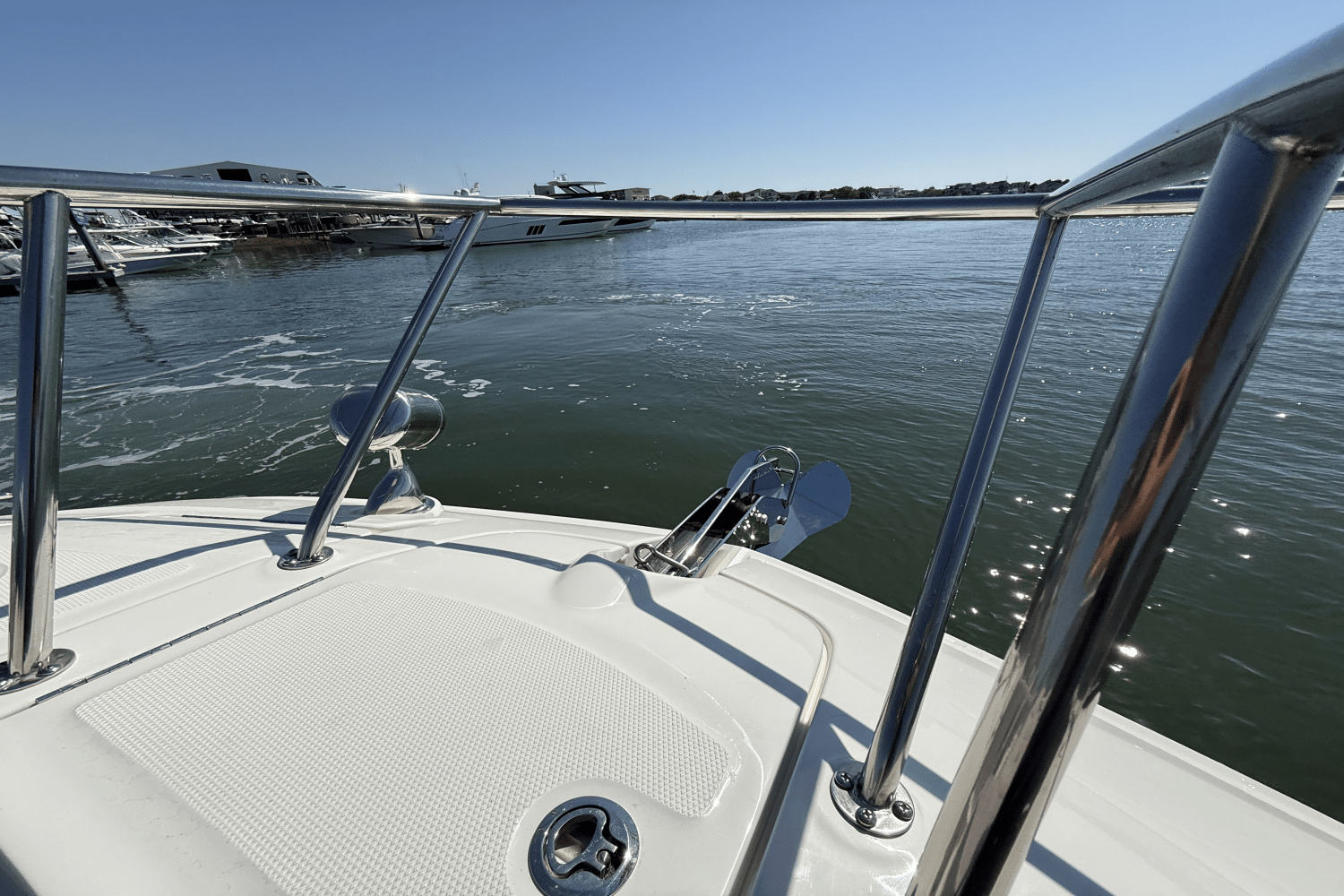 Slide: The Image of Sea Ray Sundancer 320 Outboard 2025 - 36