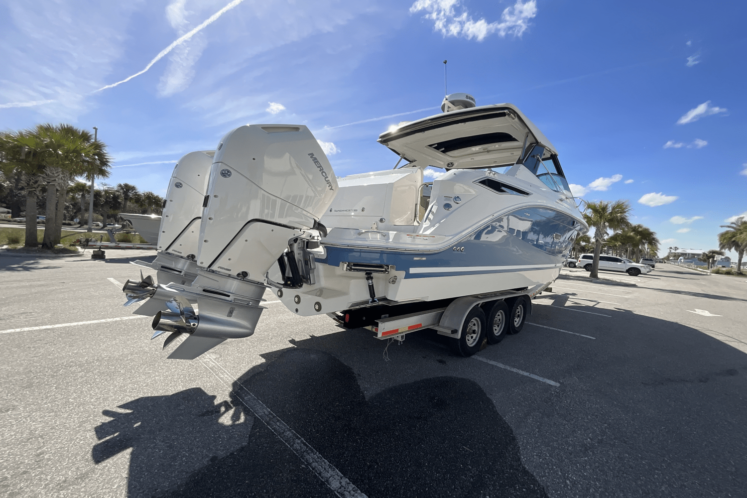 Slide: The Image of Sea Ray Sundancer 320 Outboard 2025 - 39