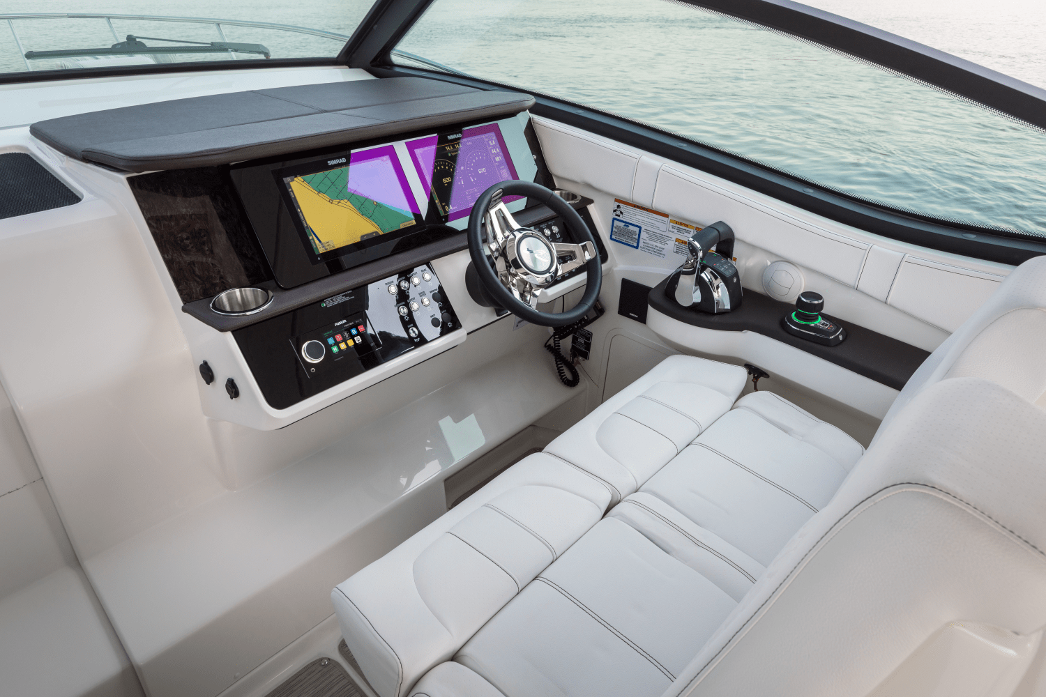 Slide: The Image of Sea Ray Sundancer 320 Outboard 2025 - 43