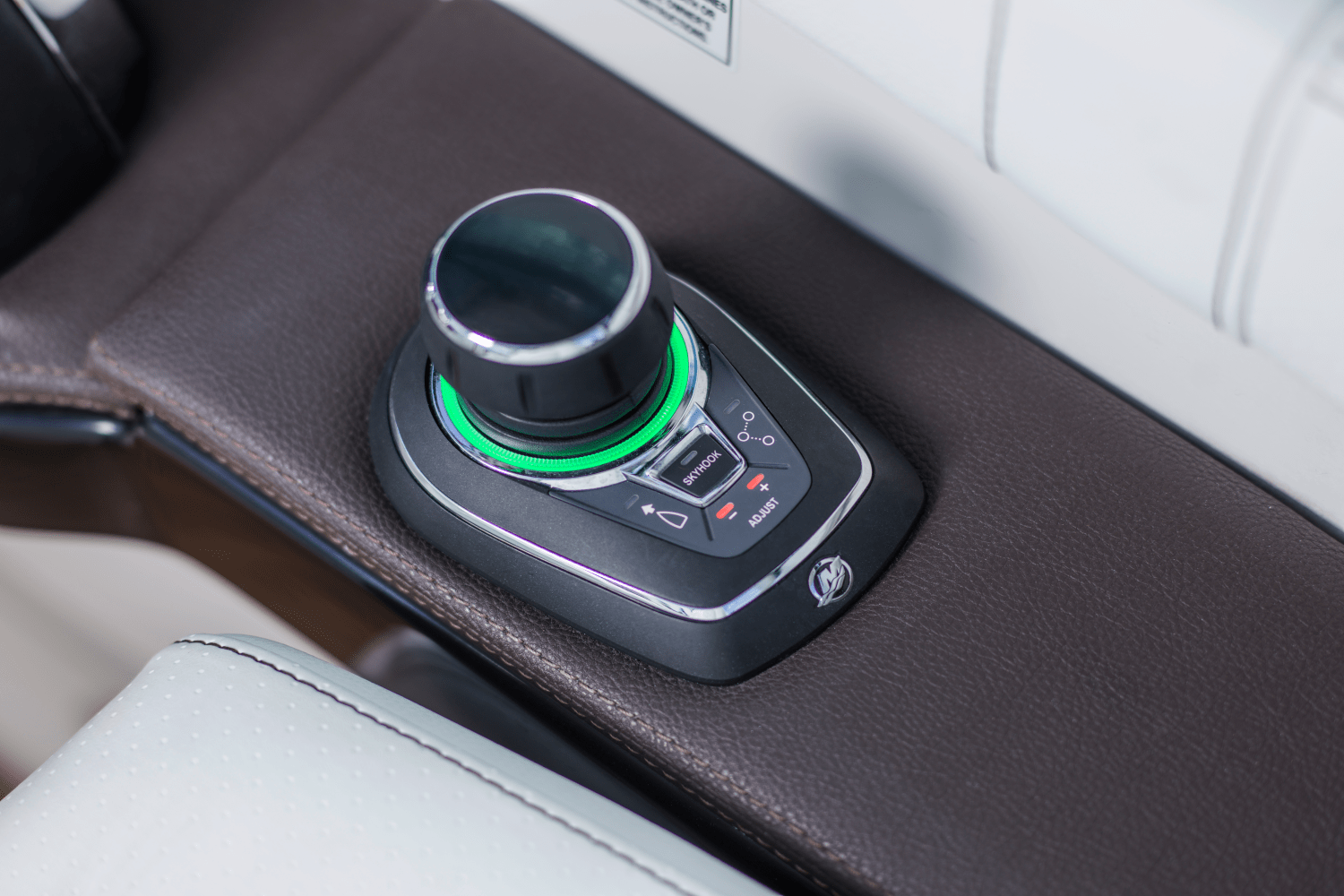 Slide: The Image of Sea Ray Sundancer 320 Outboard 2025 - 48