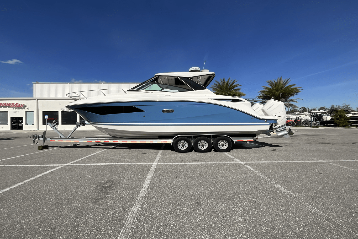 Slide: The Image of Sea Ray Sundancer 320 Outboard 2025 - 6