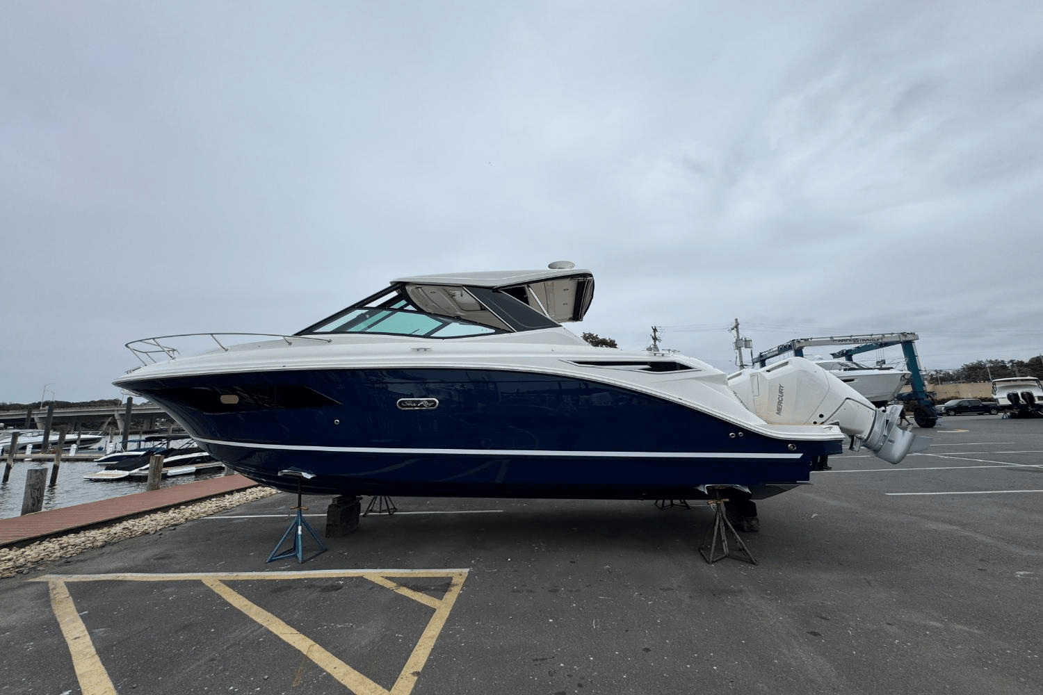 Slide: The Image of Sea Ray Sundancer 320 Outboard 2026 - 0