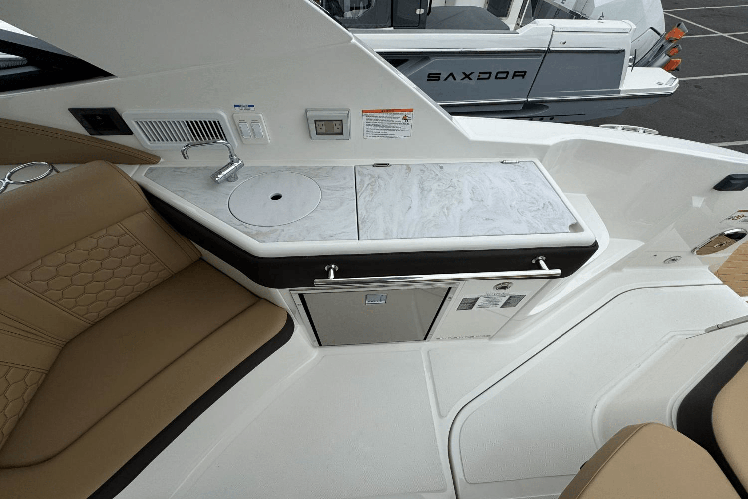 Slide: The Image of Sea Ray Sundancer 320 Outboard 2026 - 14