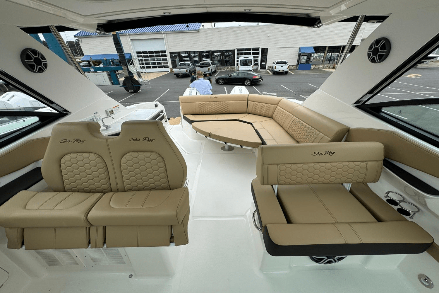 Slide: The Image of Sea Ray Sundancer 320 Outboard 2026 - 22