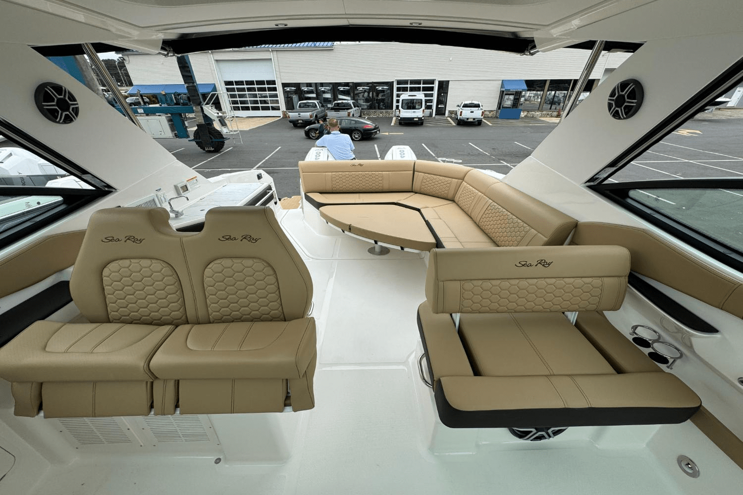 Slide: The Image of Sea Ray Sundancer 320 Outboard 2026 - 23