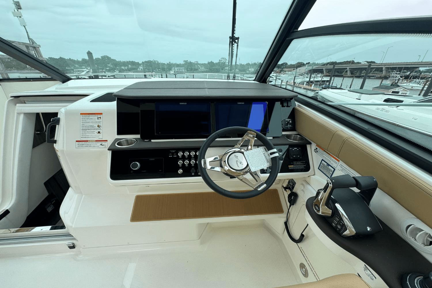 Slide: The Image of Sea Ray Sundancer 320 Outboard 2026 - 26