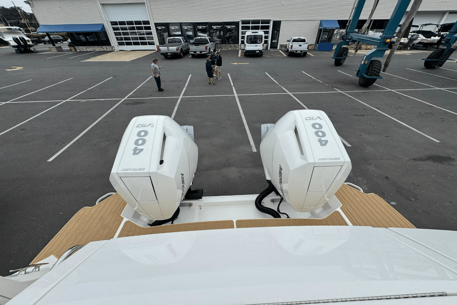 Slide: The Image of Sea Ray Sundancer 320 Outboard 2026 - 3