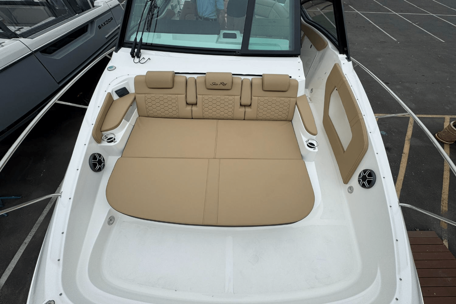 Slide: The Image of Sea Ray Sundancer 320 Outboard 2026 - 44