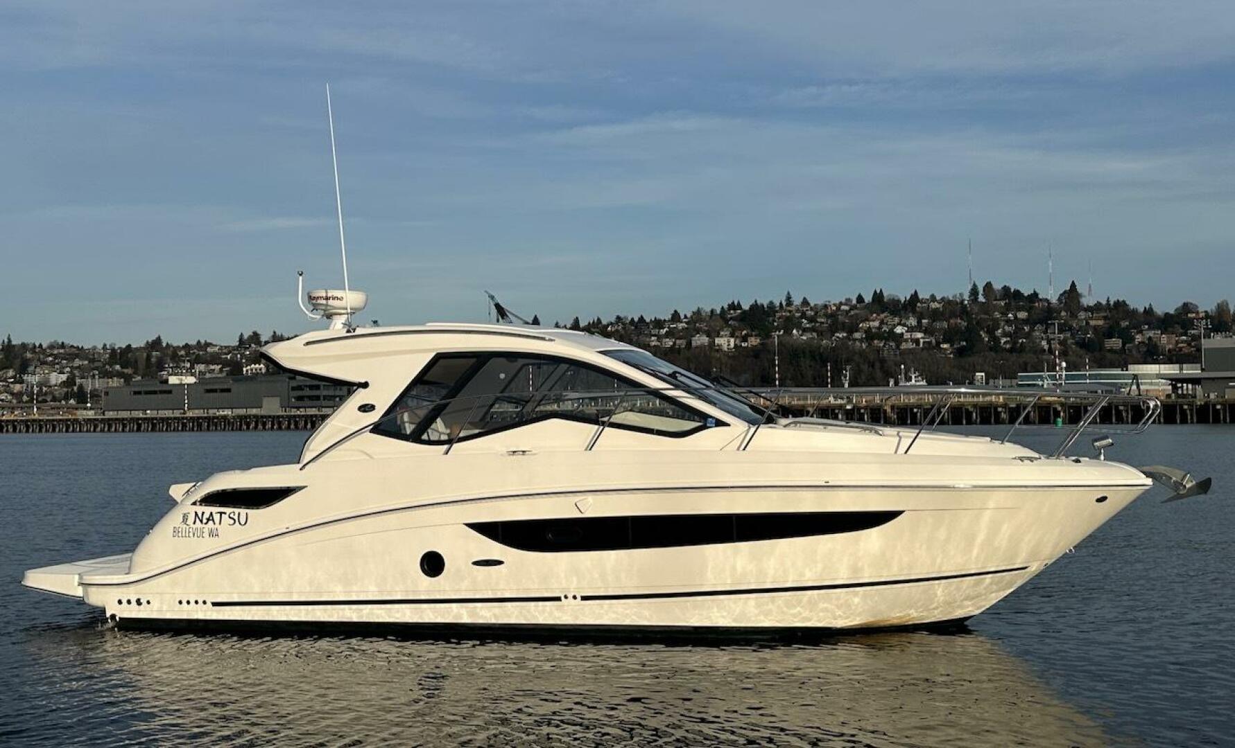 Slide: The Image of Sea Ray Sundancer 350 Coupe 2017 - 4971574