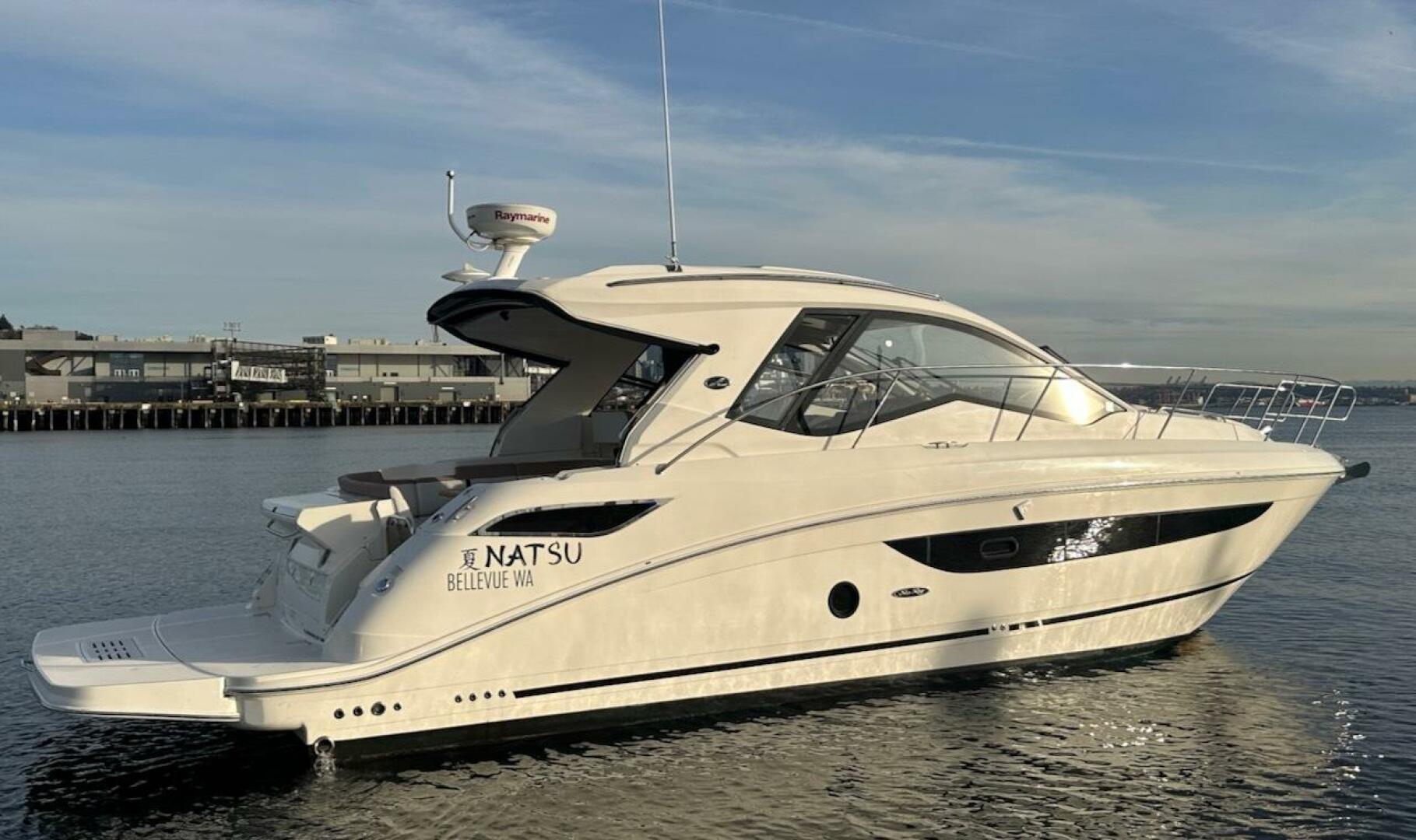 Slide: The Image of Sea Ray Sundancer 350 Coupe 2017 - 4971575