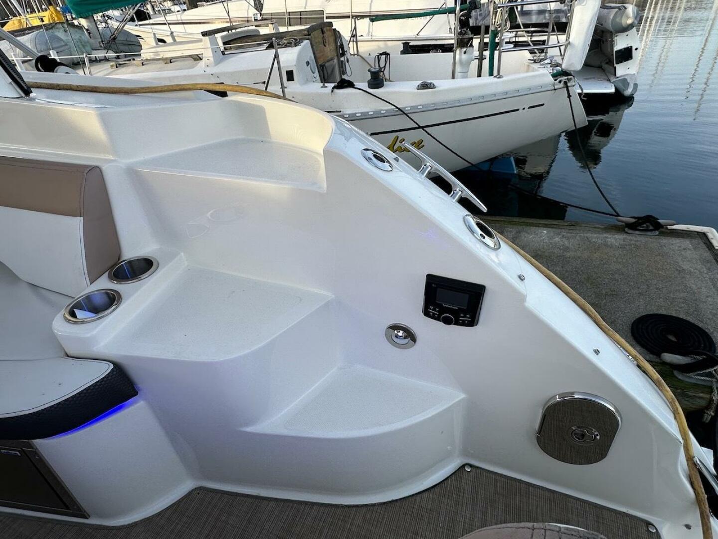 Slide: The Image of Sea Ray Sundancer 350 Coupe 2017 - 4971587