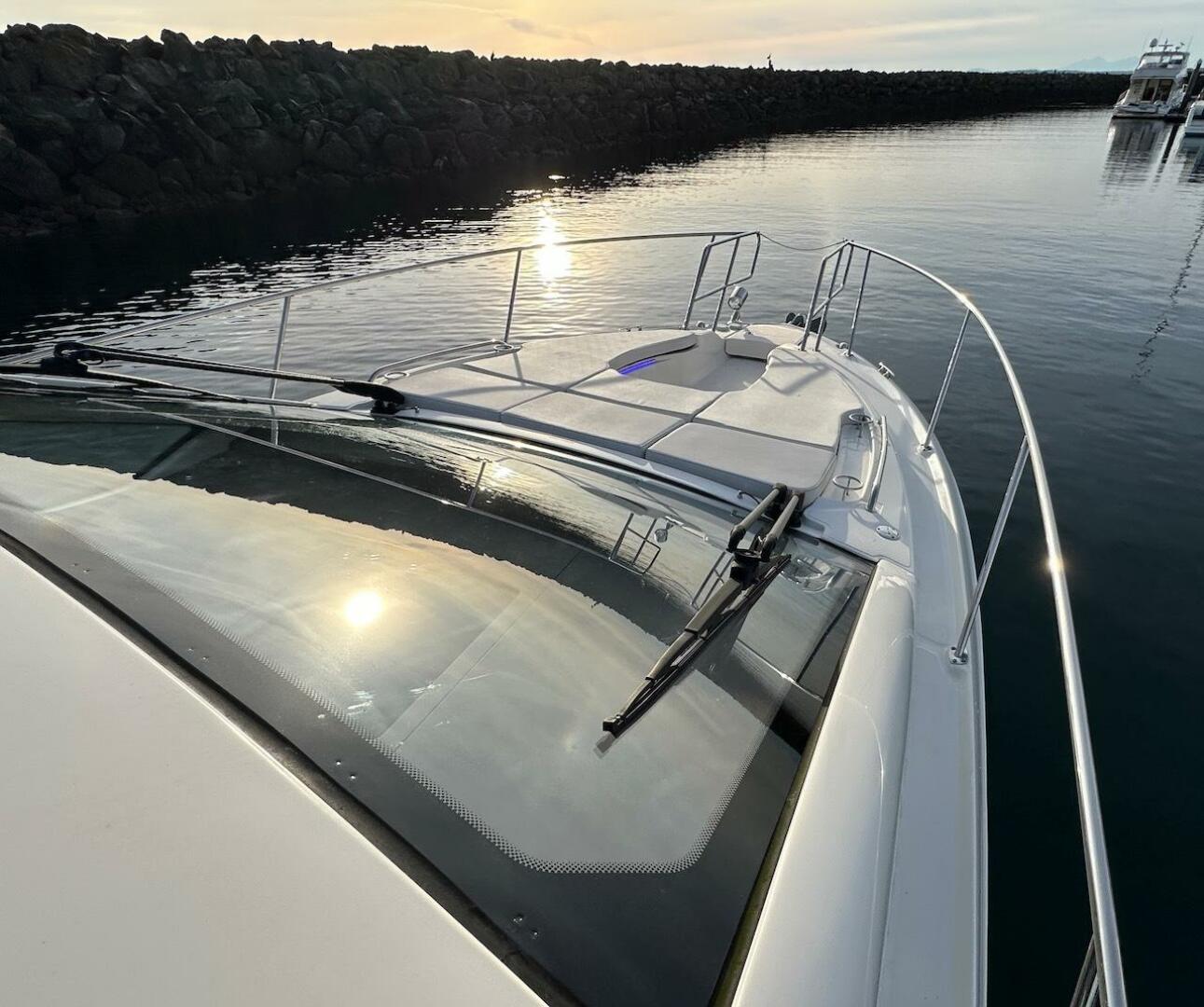 Slide: The Image of Sea Ray Sundancer 350 Coupe 2017 - 4971588