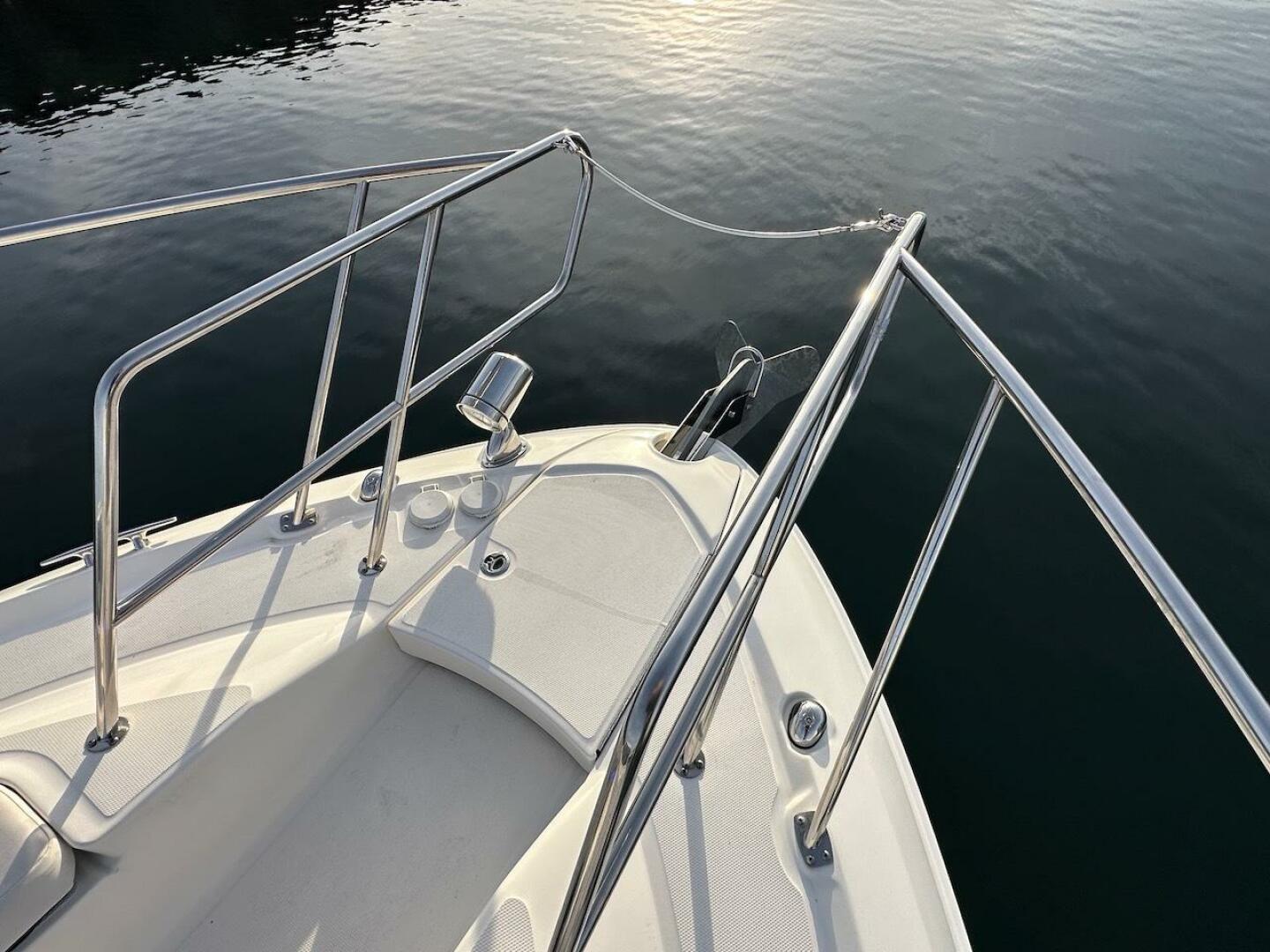 Slide: The Image of Sea Ray Sundancer 350 Coupe 2017 - 4971590