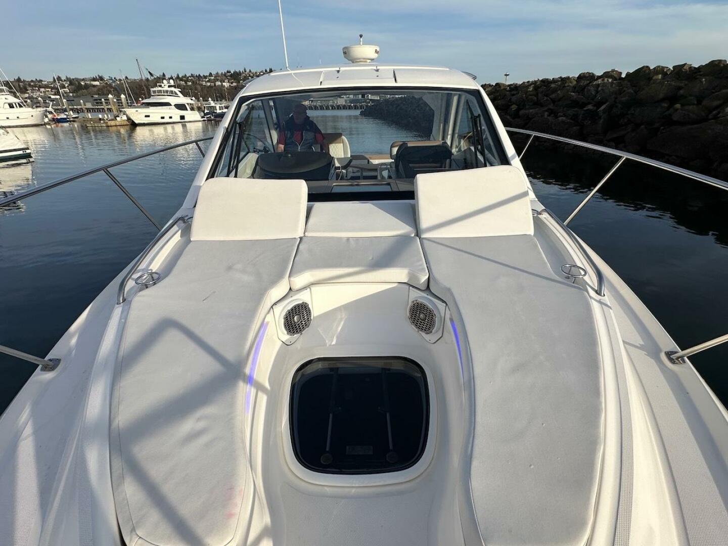 Slide: The Image of Sea Ray Sundancer 350 Coupe 2017 - 4971593