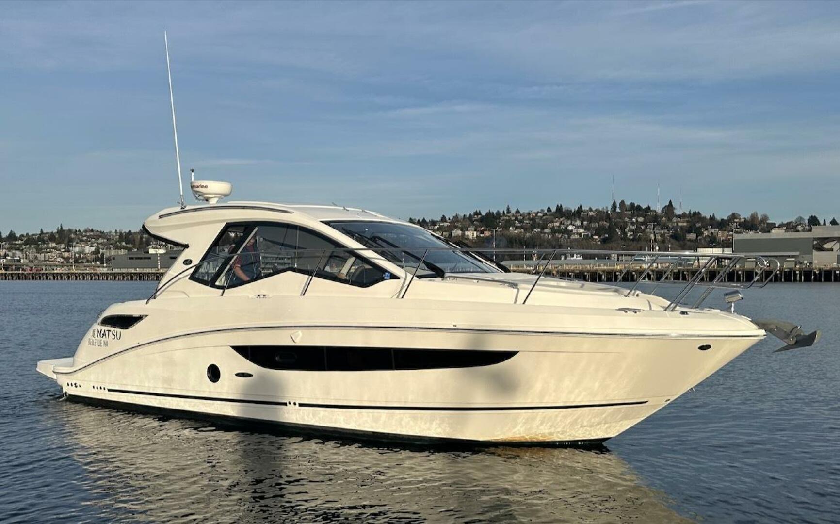 Slide: The Image of Sea Ray Sundancer 350 Coupe 2017 - 4971576